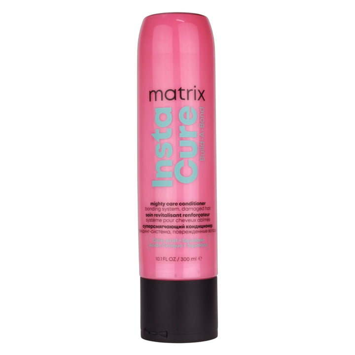 Matrix InstaCure Conditioner 300ml is infused with Liquid Proteins, nourishes hair and helps repair strength to reduce breakage in dry, brittle, and damaged hair.
