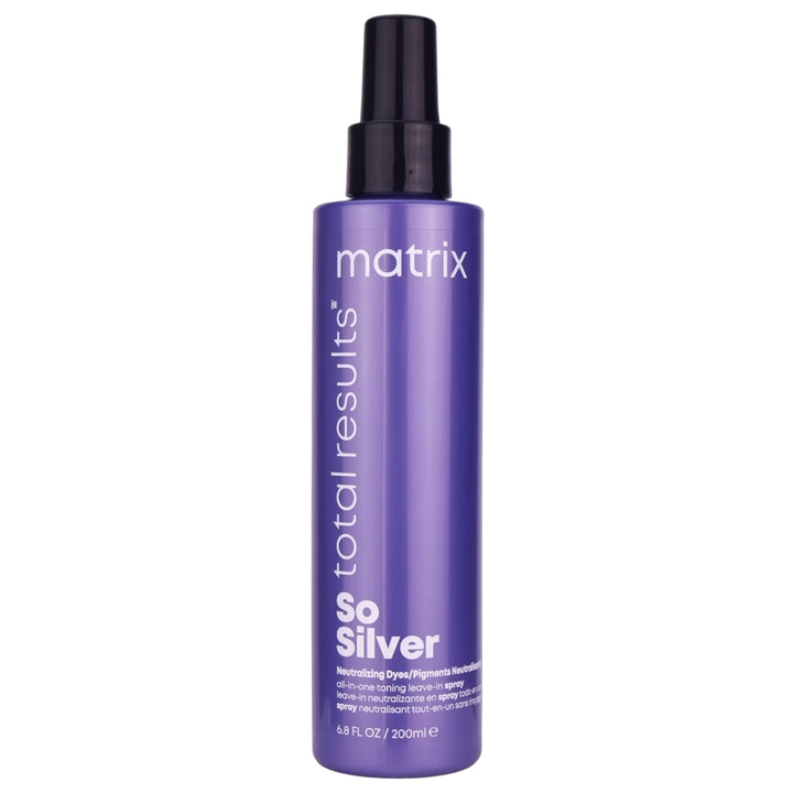 Matrix So Silver Toning Spray 200ml helps banishes brassy tones and enhances the vibrancy of blonde and silver hair.