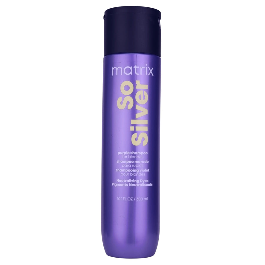 Matrix So Silver Shampoo is a professional salon clarifying shampoo that cleanses and neutralizes unwanted brassy warmth and eleiminates dull, yellow tones.