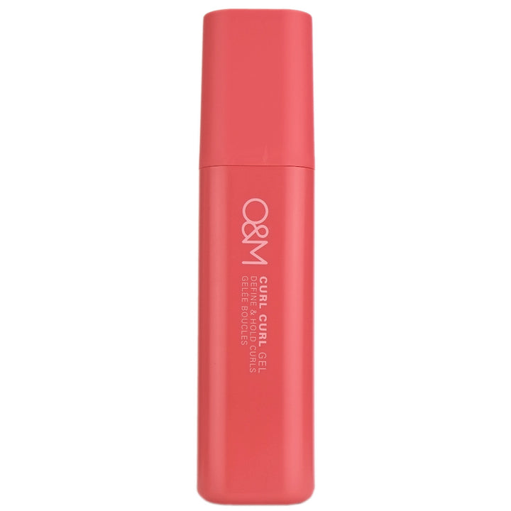 O&M Curl Curl Gel is a flexible styling gel that defines, shapes and enhances curls without stiffness.