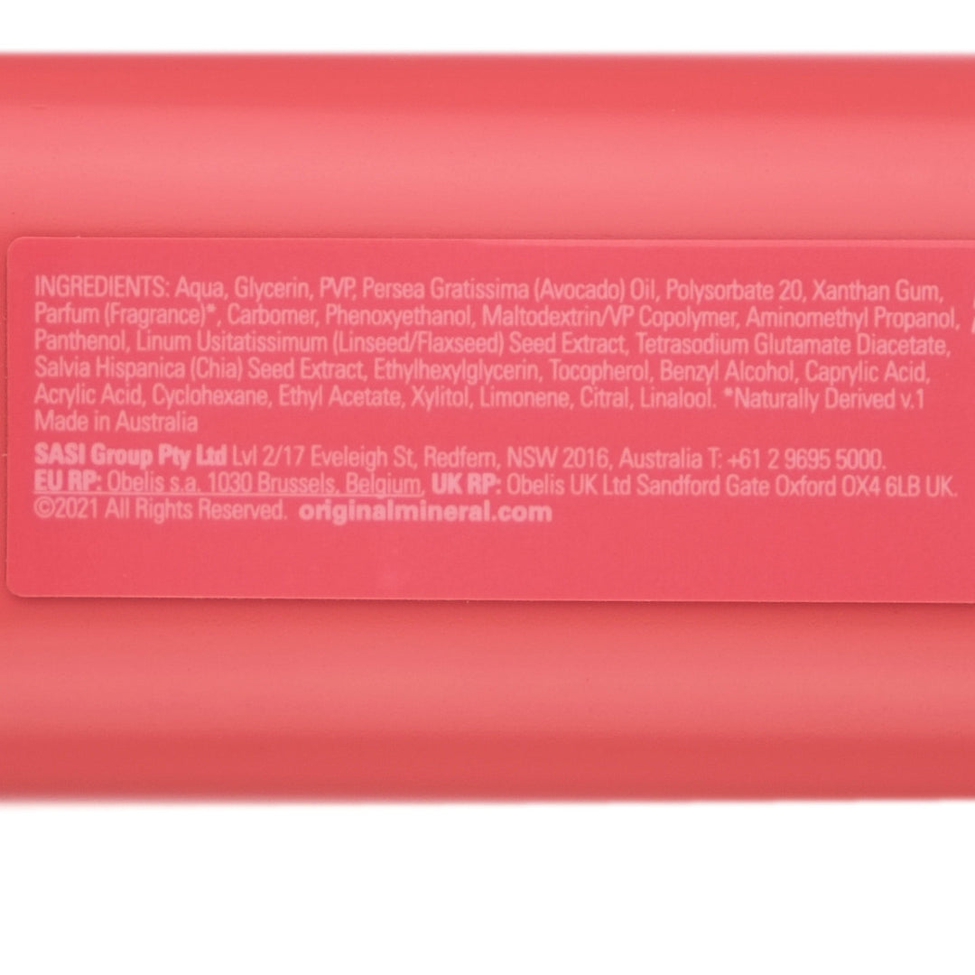 O&M Curl Curl Gel is a flexible styling gel that defines, shapes and enhances curls without stiffness.