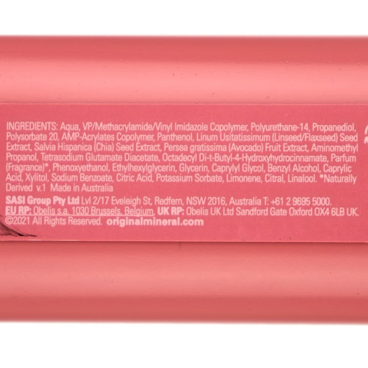 O&M Curl Curl Spray is a lightweight curl-reactivation spray that revives and hydrates curls between washes.