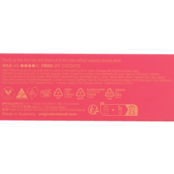 O&M Thique Volumising Powder helps plump up fine, limp hair and absorb oil at the roots without weighing strands down.