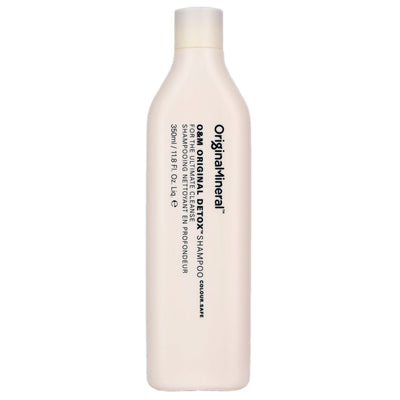 O&M Original Detox Shampoo helps with removal of dirt and deposits from the hair such as styling products, chlorine and natural build up on the hair.